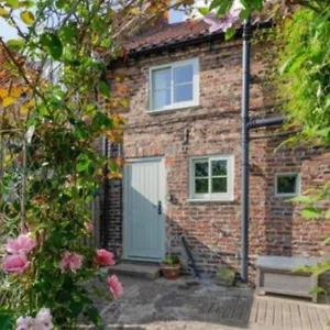The Shepherds Cottage, Stillington, York Holiday home Stillington